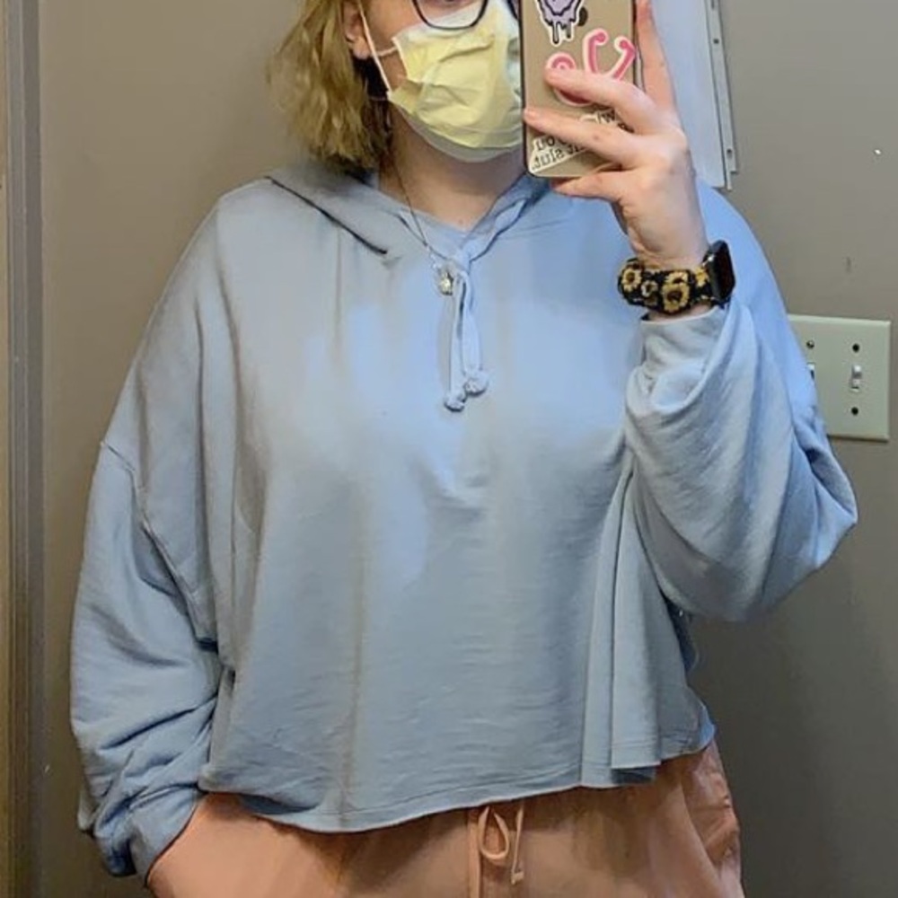 Cropped Sweater - Picture 4 of 4